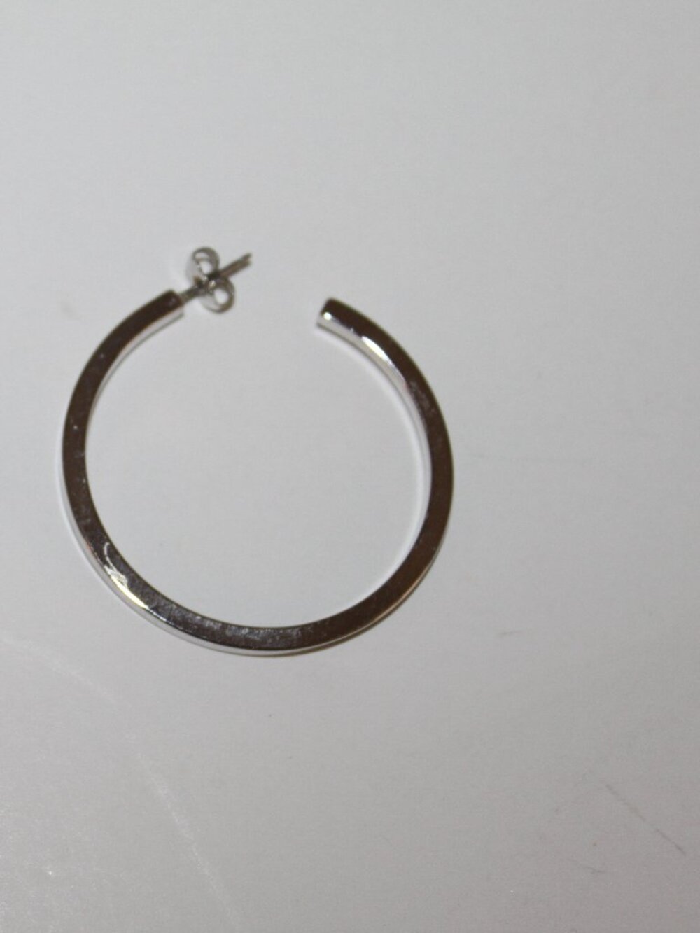 Vintage Avon Silvertone Hoop Earrings - Picture 3 of 4
